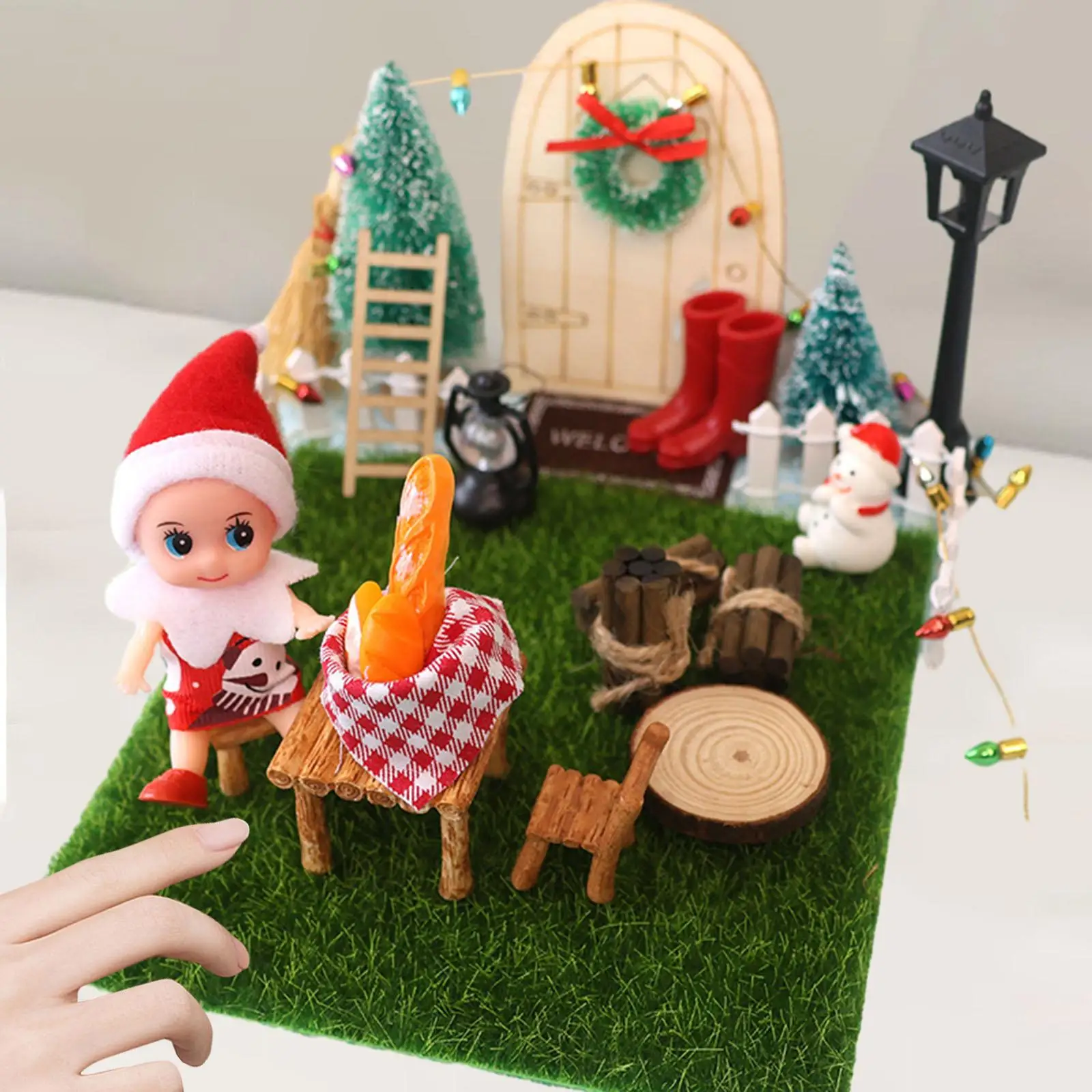 

28Pcs Christmas Miniature Scene Decorations for Architectural DIY Projects