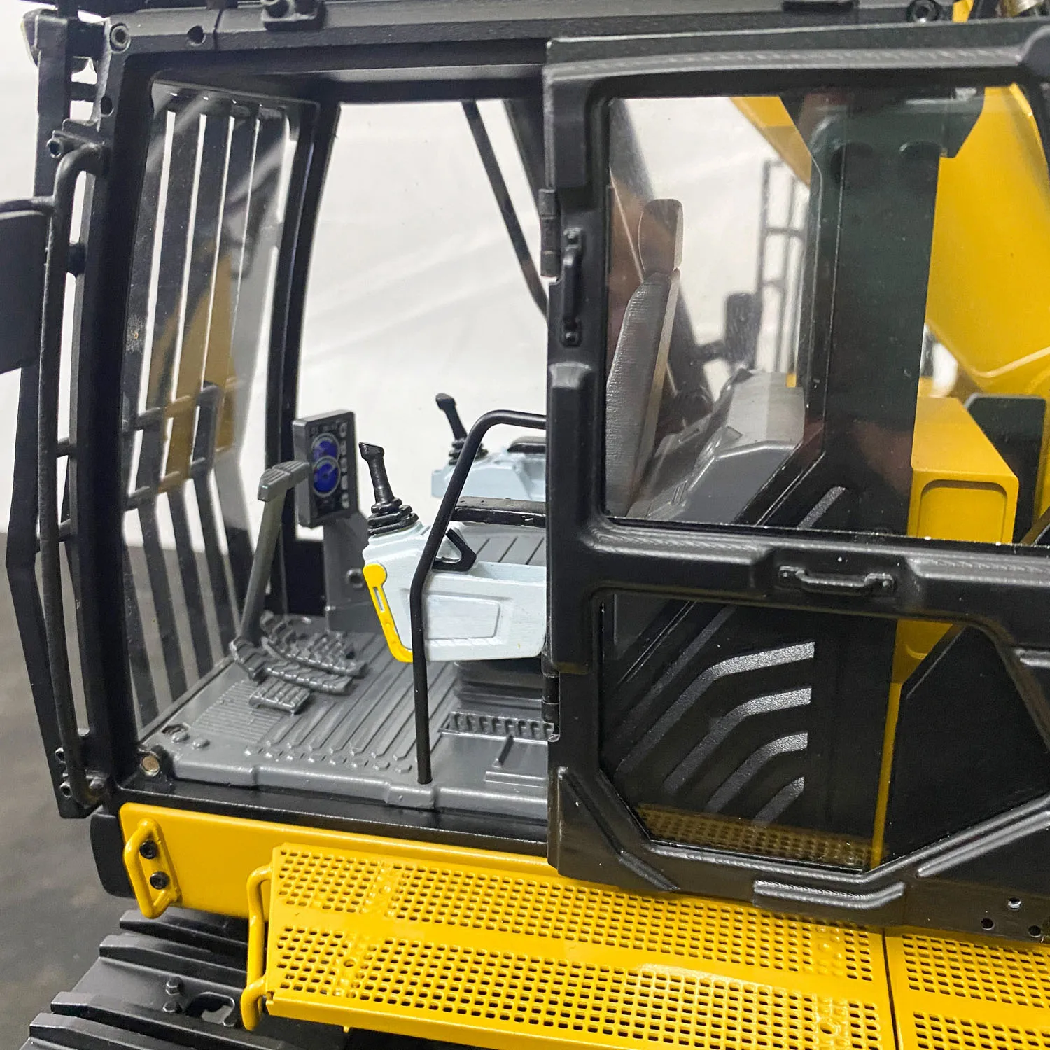 RC Hydraulic Finished Demolition Excavator 1/14 Scale 374 UHD 4-arm PL18EV Radio Control Sound Light Digger Toy Model TH24031 5