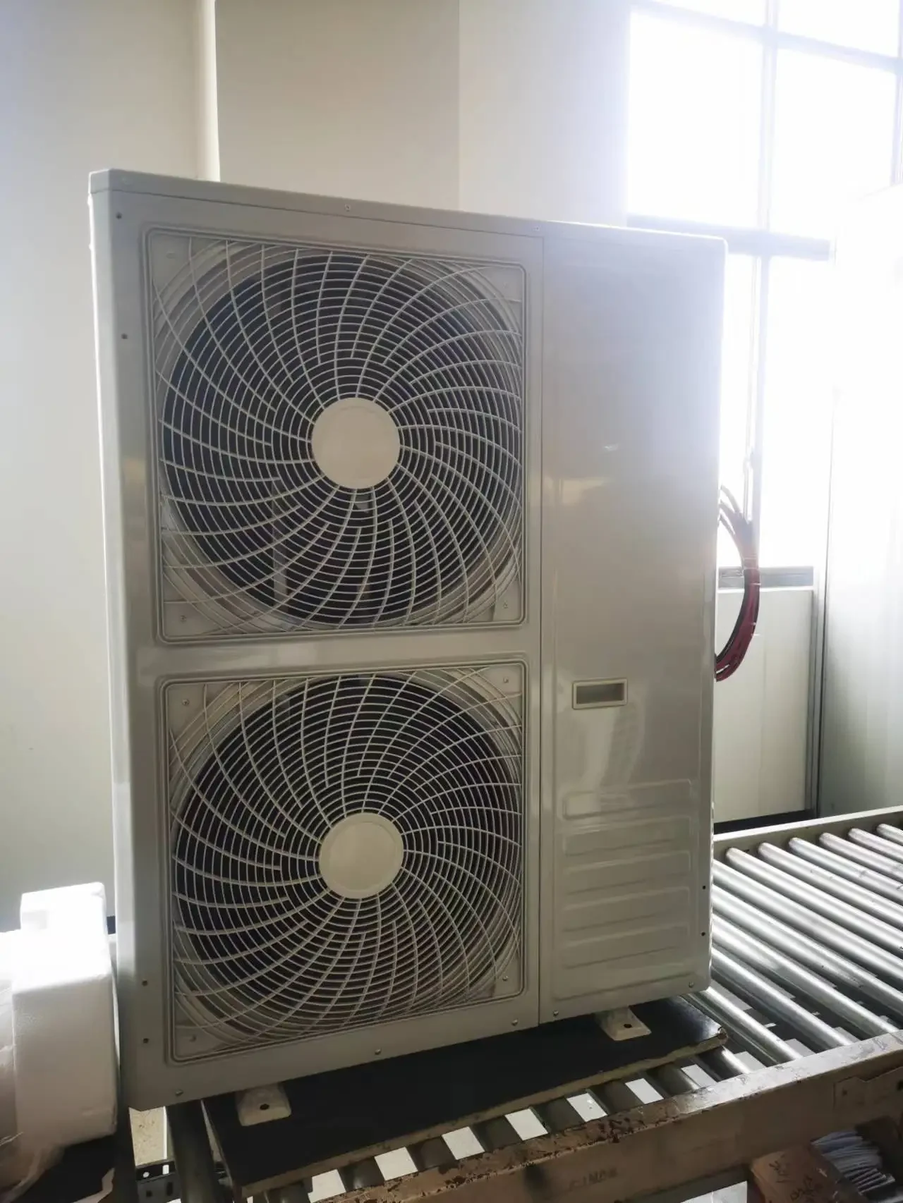 Solar AC/DC On Grid Energy Saving Air Conditioner 18000BTU With 2 Indoor Units Of 9000BTU Without Solar Panels 3