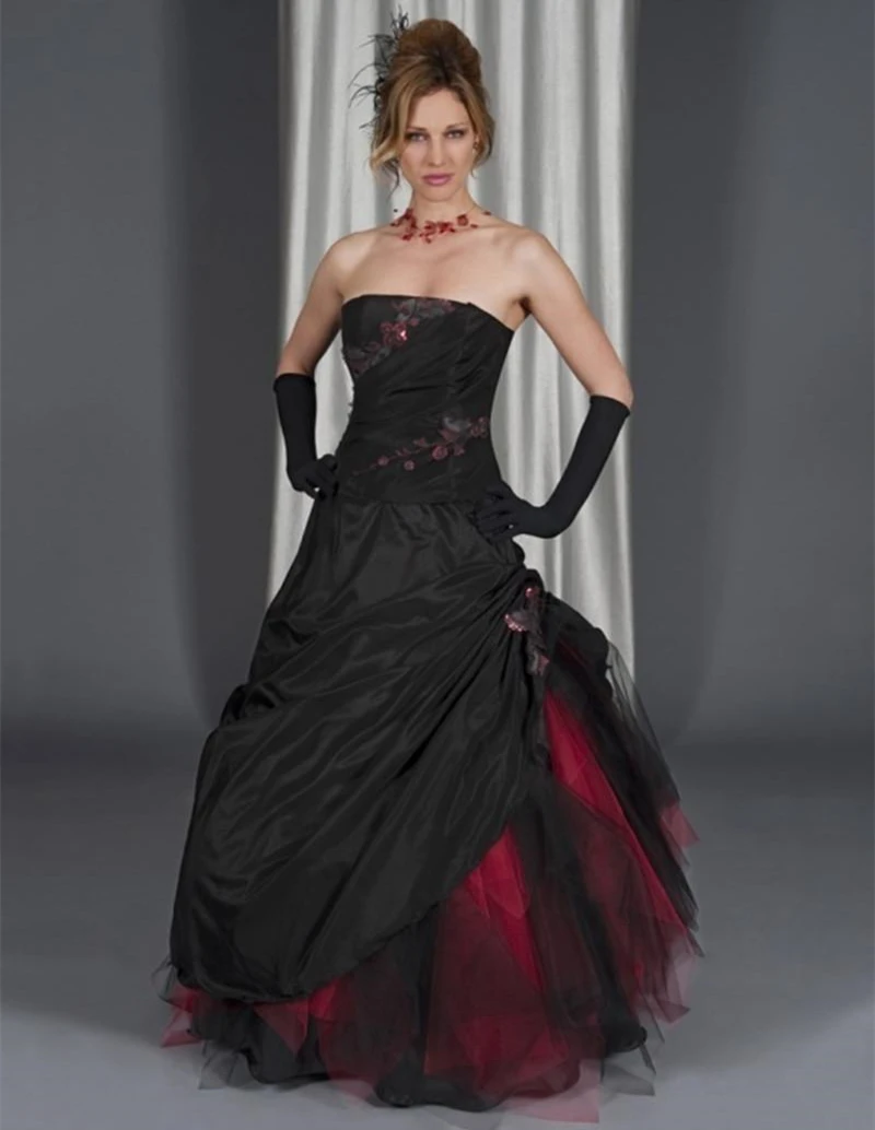 

Gothic Victorian Wedding Dresses Black And Dark Red A Line Vintage Bridal Gowns Lace Appliques Ruched Floor Length