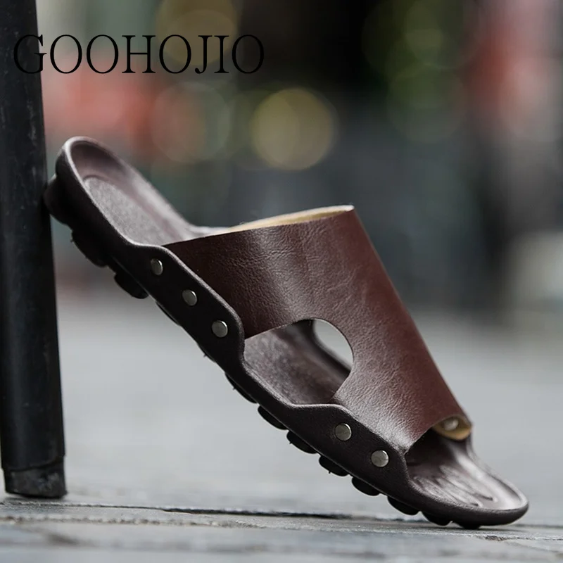 

Men Shoes High Quality Men Sandals Slip-on Beach Men Casual Slippers Male Slippers Wear-resistant Soft Metal Decoration