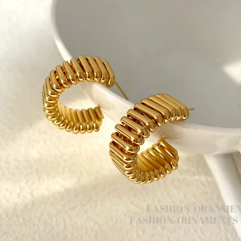 Hoop Wreath Earrings - Image 2