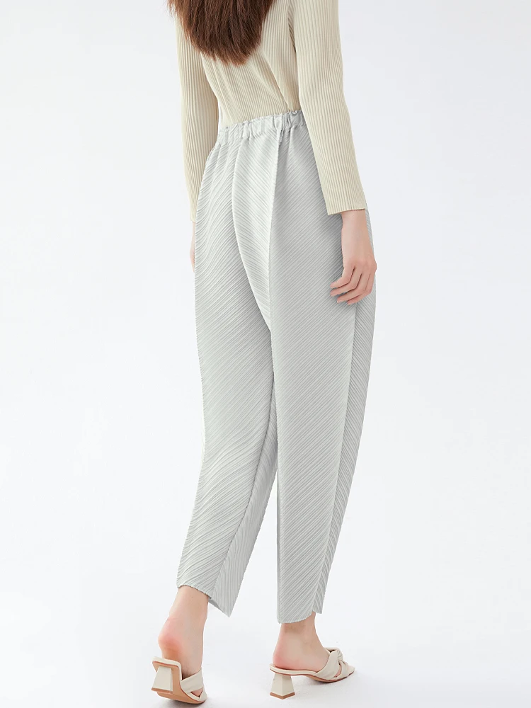 POLYGON PLEATS PANTS The Official ISSEY MIYAKE ONLINE STORE, 55% OFF