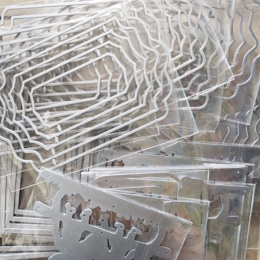 Acquista Fustelle Con Bordo In Pizzo Floreale Stencil In Metallo - Foto 8