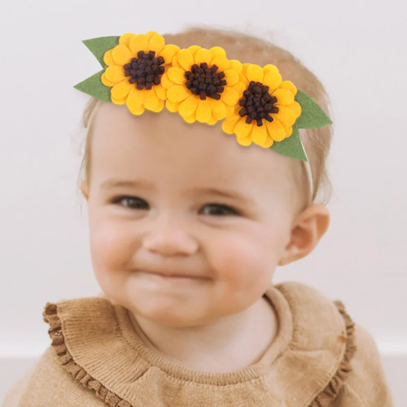 Рисунок 2 - Повязка на голову с подсолнухом для девочек