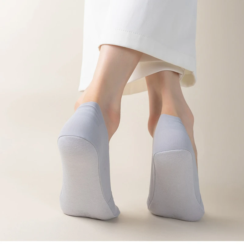 Woman Socks 4 Pairs Shallow Mouthed Invisible Ice Silk Boat Candy Colored Thin Breathable Silicone Non Slip Cotton