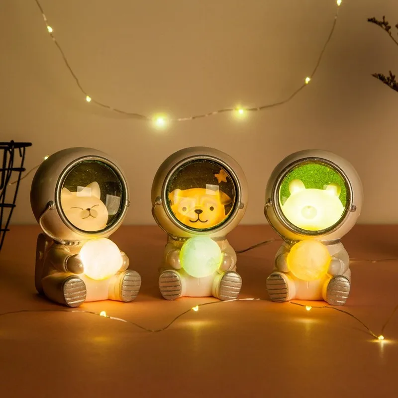 

Creative Galaxy Guardian LED Cute Pet Spaceman Night Light Modern Personality Bedroom Jewelry Ornaments Star Lamp Gift LED Lamp