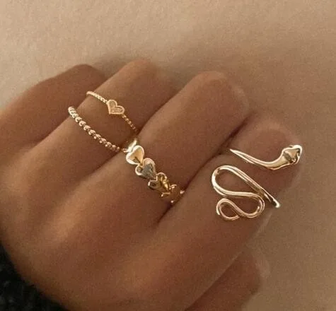 

Fashion Ins Simple Metal Ring Female South Korea Personality Hollow out Butterfly Ring 6-Piece Set
