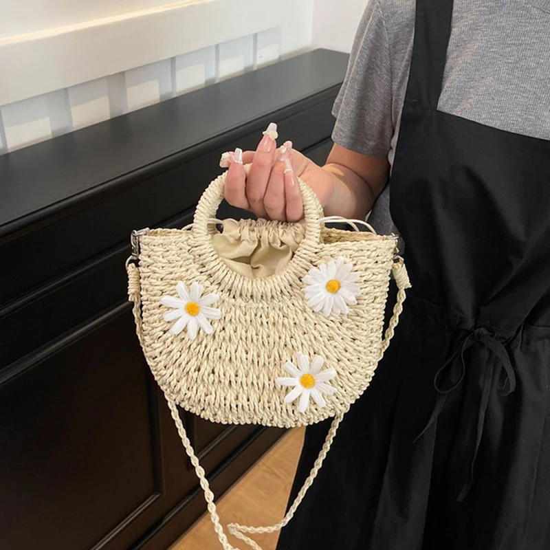 Women's Large Capacity Handwoven Daisy Straw Rattan Crossbody Shoulder Bag Hollow out Design Summer Beach Handbag