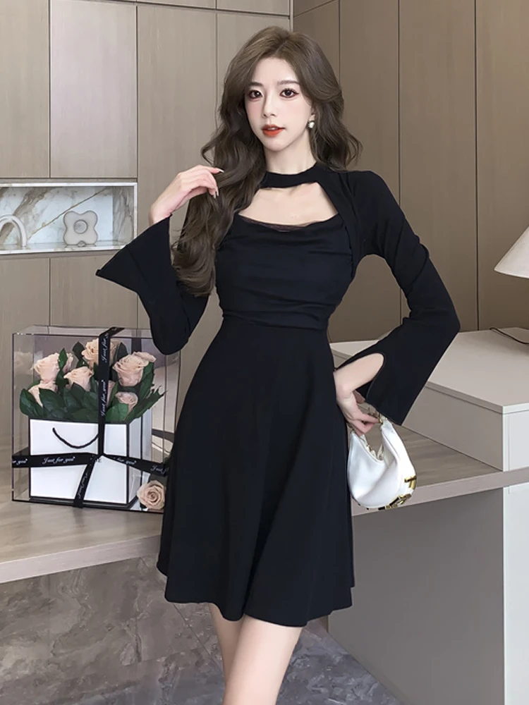 

2024 Women Sexy Hollow Out Black Slim Dress Autumn Winter New French Advanced Sense Unique Design Lace Patchwork Pleated Skirt
