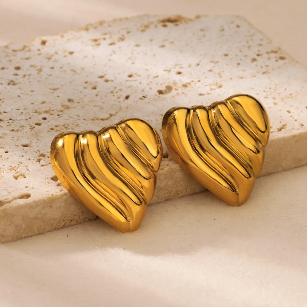 Stainless Steel 3D Textured Heart Stud Earrings Bold Gold Tone for Daily Wear