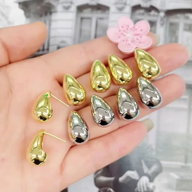 Anushka Sharma Golden Blooming Flower Stud Earrings – GIVA Jewellery