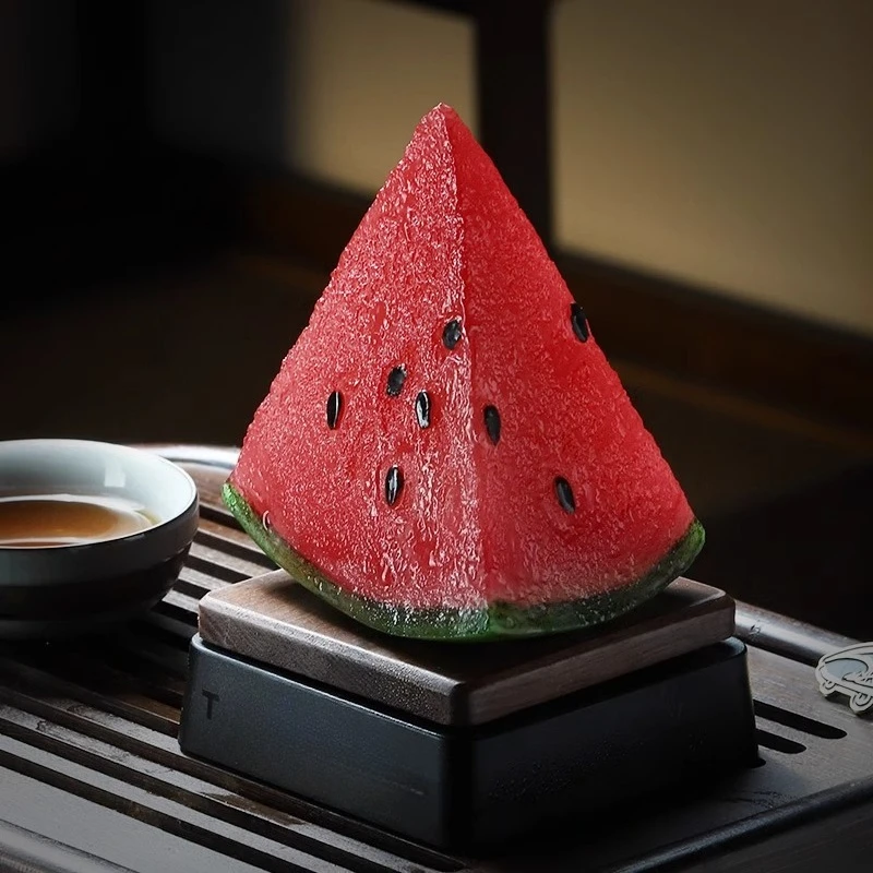 Color-changing watermelon creative tea pet temperature-changing resin fruit ornament boutique tea table tea set tea tray