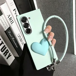 Luxury Love Heart Fresh Green Phone Case with Leather Bracelet Strap - Z Fold 5 (A)