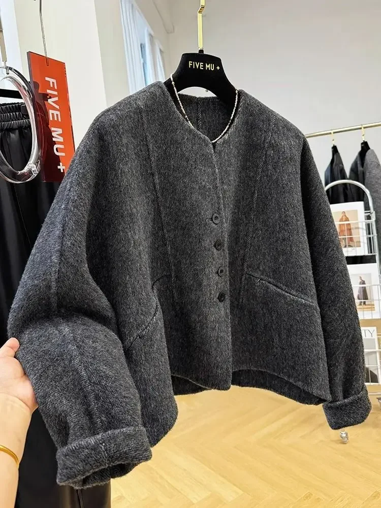 Description Picture 3 of itemHigh-End Round Neck Woolen Jacket For Women Fashionable Petite Cropped Overcoat Korean Style Fall/Winter With Feeling Of Velvet
