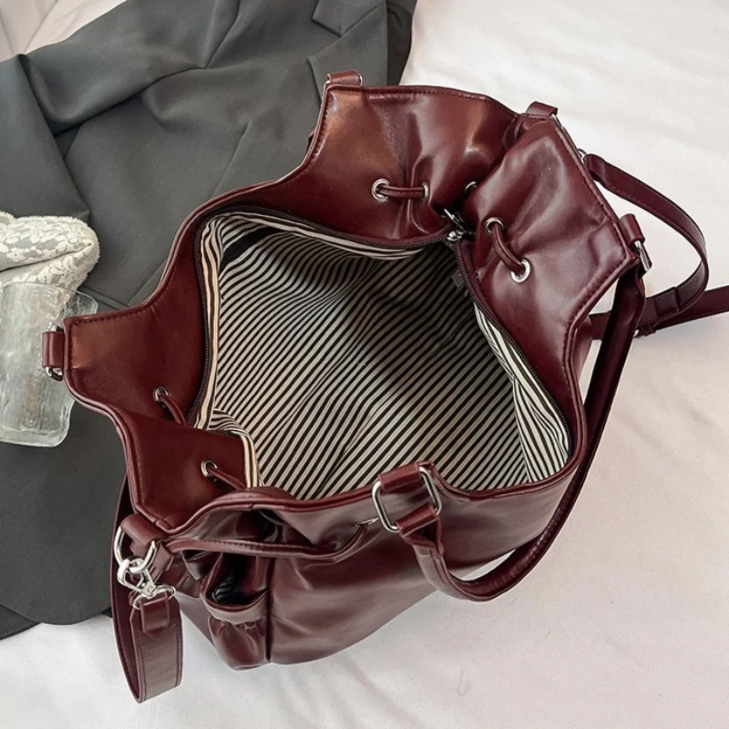 Elegant Retro Tote Bag - Luxury Large-Capacity Shoulder & Crossbody Women's Handbag