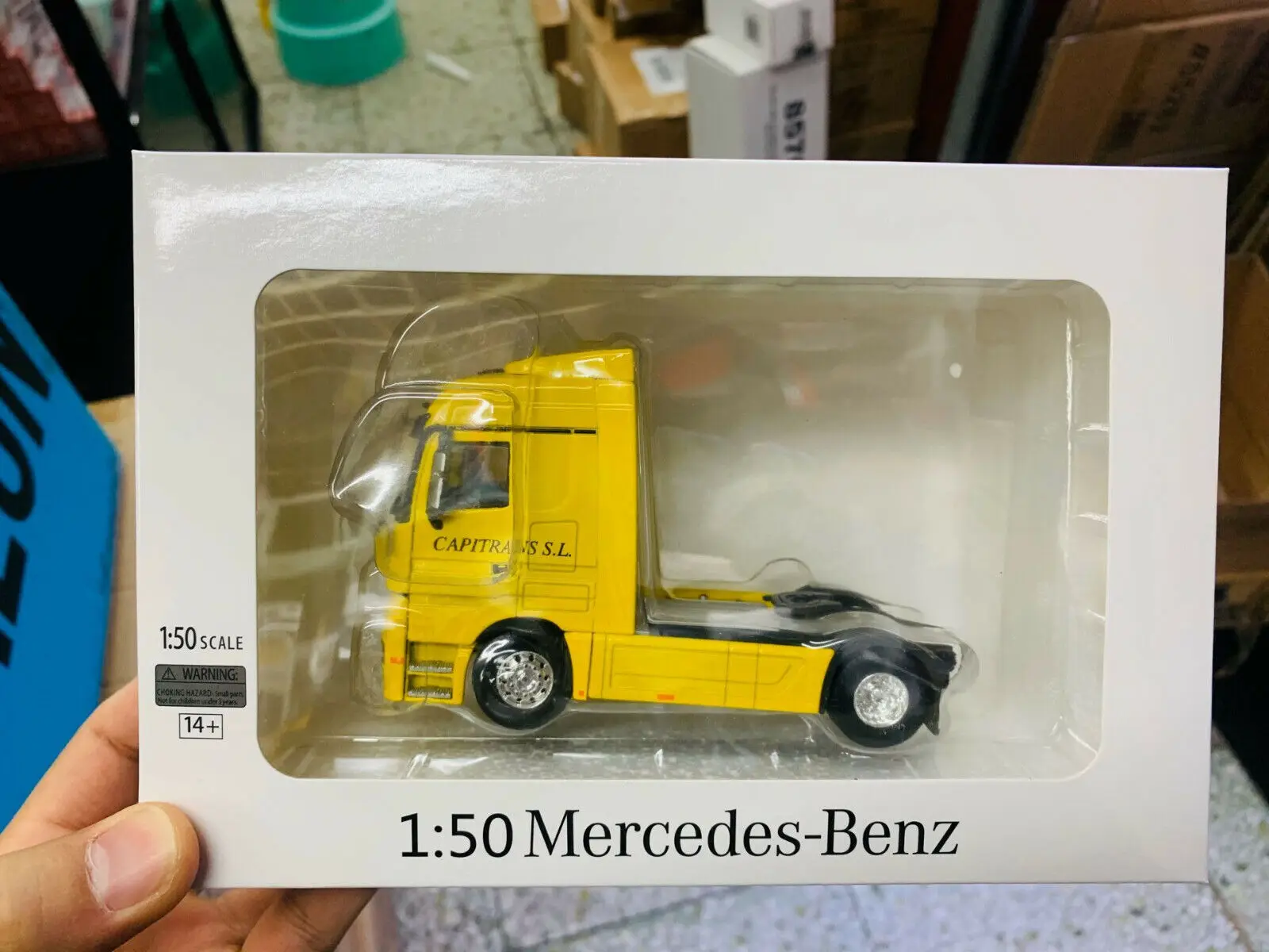 

Prime Mover Truck Trailer 1:50 Scale Die-Cast Model Truck New in Original Box