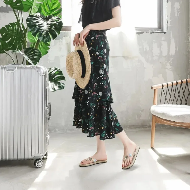 Women's Straw Woven Flip Flops Grass Beach Slippers Summer Comfort Flat Sole Outdoor Beach Sandals