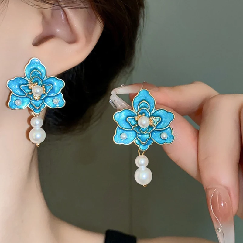 Orecchini Fiore loto azzurro e perle smaltati in stile palazzo 86 S2343a70a6aa346669ca52d32aaaae1f4W