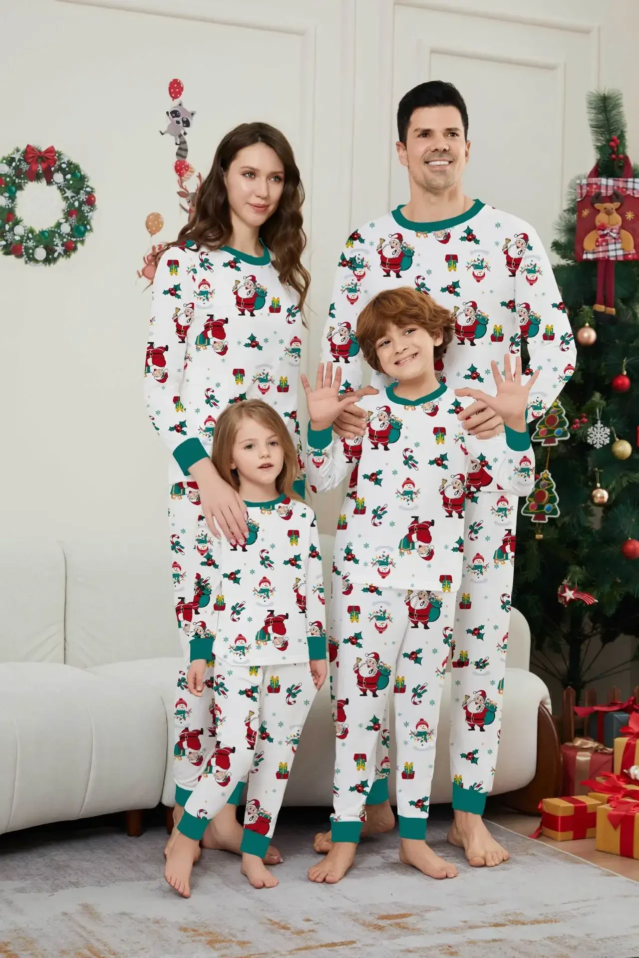 thumbnail image 2 of Conjunto de pijama con estampado de dibujos animados para toda la familia de Navidad 2024, ropa a juego para padres e hijos, traje de 2 piezas, ropa de dormir para bebé y perro, 2 of 5