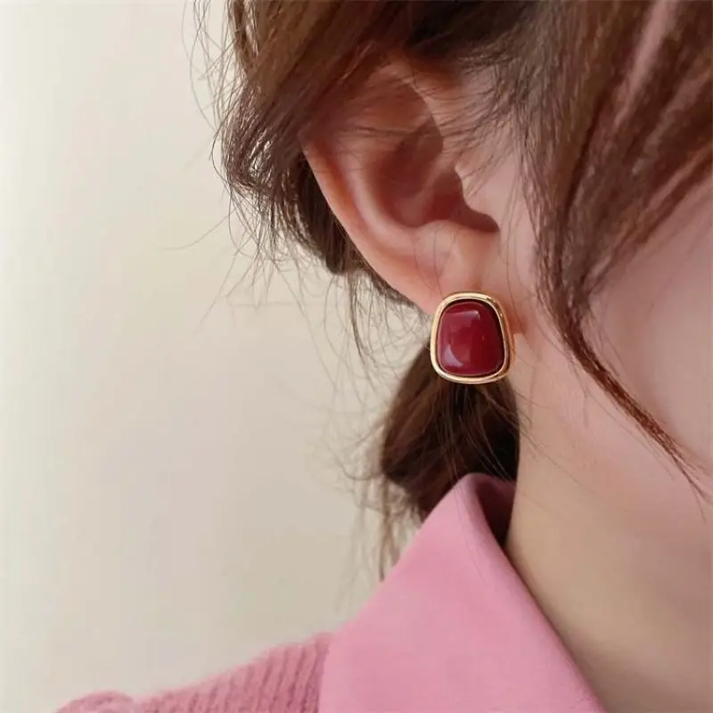 Ear Clip Earrings Clip Earrings Ear Clip Ear Accessories Vintage Red Women's Fashion High-grade Light Luxury
