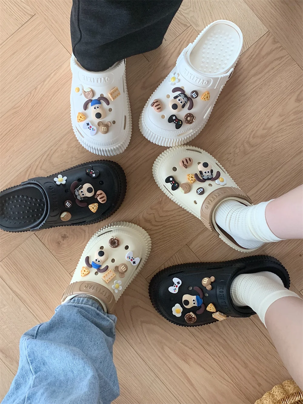Cute Cartoon Dog Hole DIY Garden Shoes Women Wear EVA Thick Sole Slipper Man Beach Shoes In Summer Sandals For Couples