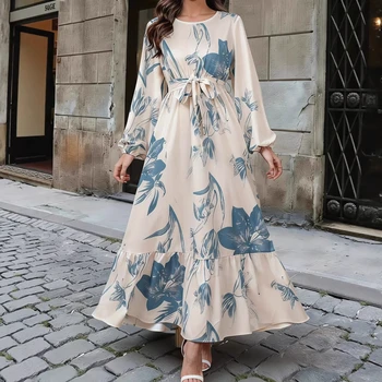 Abito elegante a maniche lunghe per donne mediorientali con stampe floreali casuali e maniche a lanterna