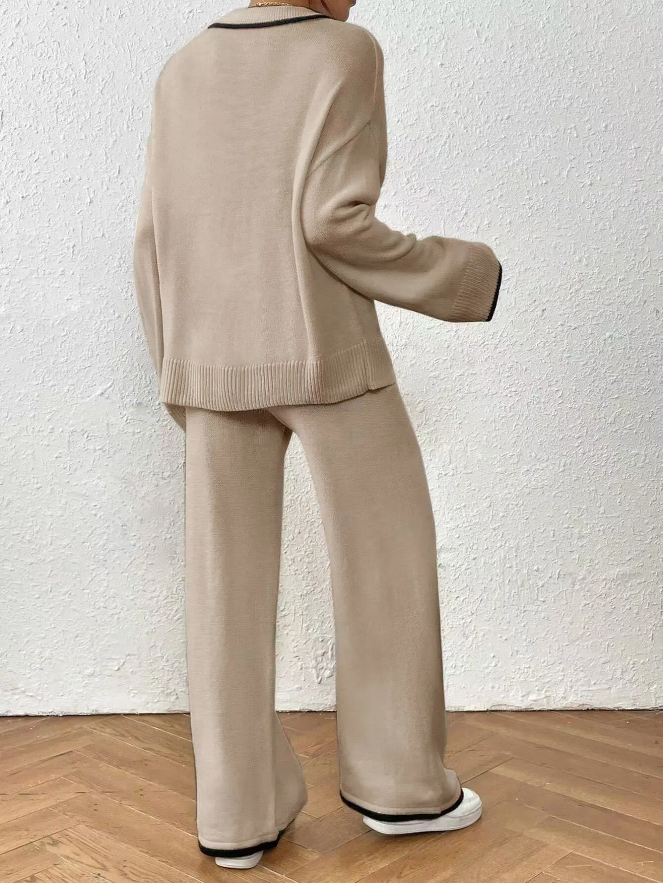 Detalhe da Malha e Acabamento Bege