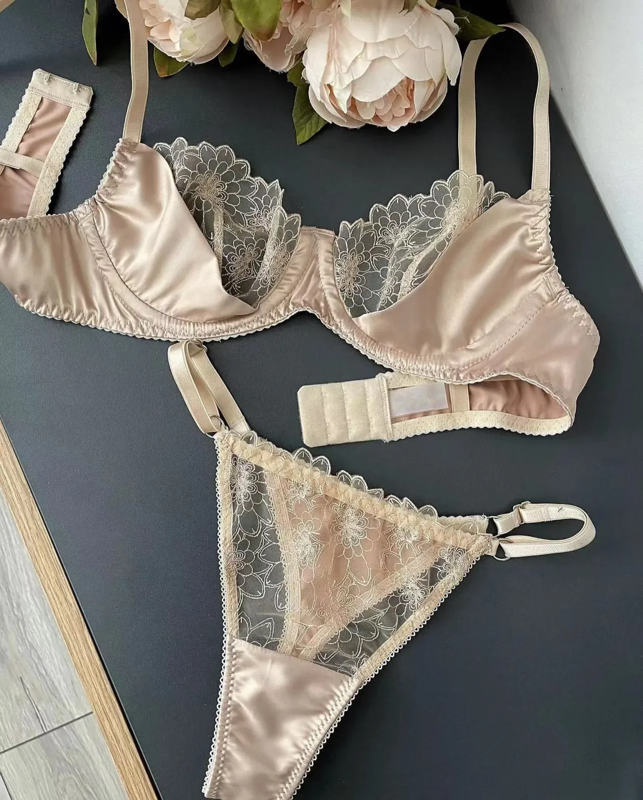 

New Nude Sexy Exquisite Lingerie Set Satin Underwear Uncensored Fancy Embroidery Outfit Silk Slip Lace Bra 2 Piece Set Outfit