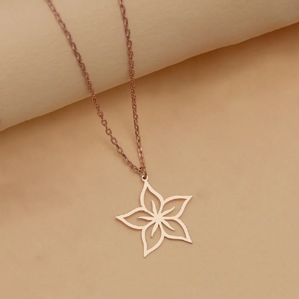 

Hollow Flower Pendant Necklaces Ethnic Style Metal Chokers Necklace for Women Stainless Steel Jewelry Banquet Accessories Gifts