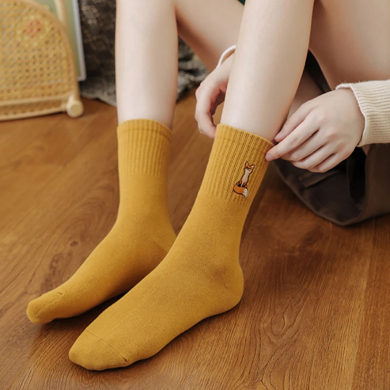 

Women's Socks Spring and Autumn Mid Tube Sock Solid Color Cotton Sockk Embroidered Fox Breathable Women's Long Tube Socks