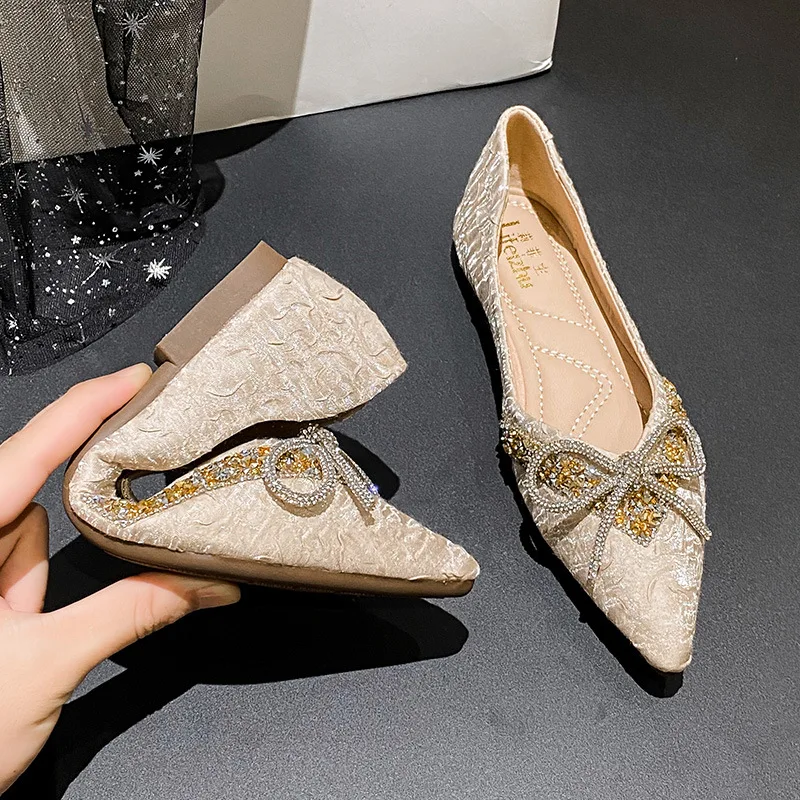 Plus Size 35-43 Women Pointed Toe Flats shoes Bling Diamond Bowknot Wedding Shoes Fashion Ballet Flats Slip on Lady Party flats