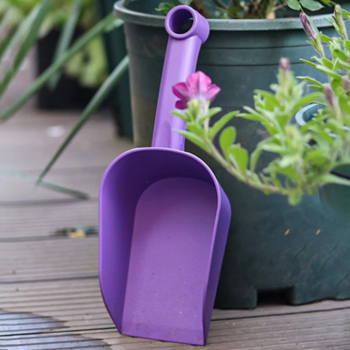 Garden Shovel Soil Loosening for Planting