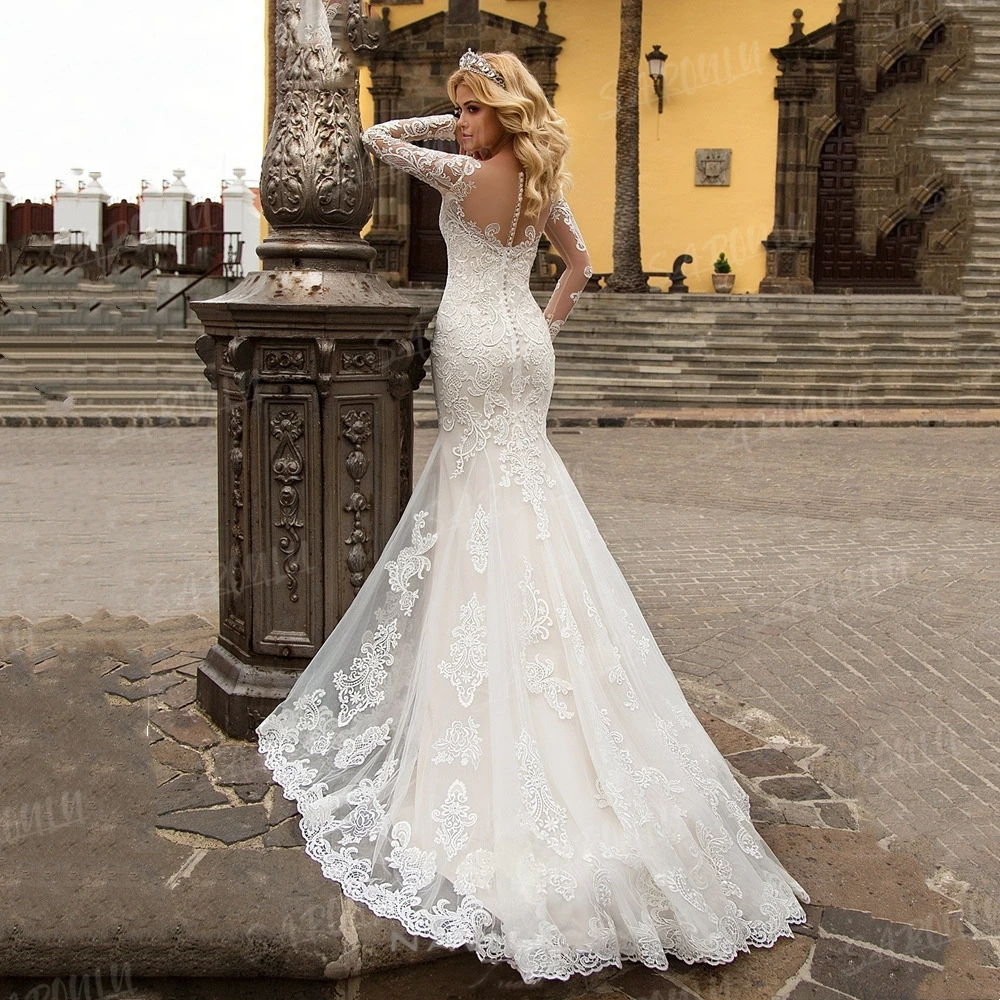 Рисунок 2 - Женское свадебное платье с длинным рукавом