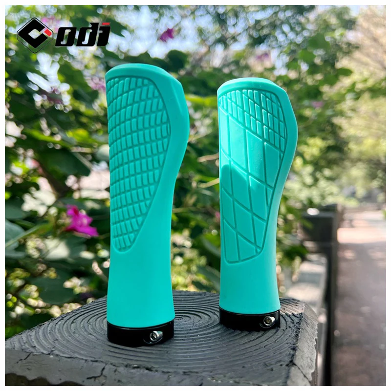 Bicycle Handlebar Grips Rubber MTB Grips Lock-on Grip Shockproof Anti-slip Mountain Bike Handles Cover Cuff BMX Bike Accessories