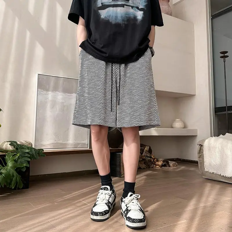 Texture Black Striped Summer Men Straight Cylinder Middle Pants Fashion Casual Elastic Waist High Street Pocket All-match Shorts
