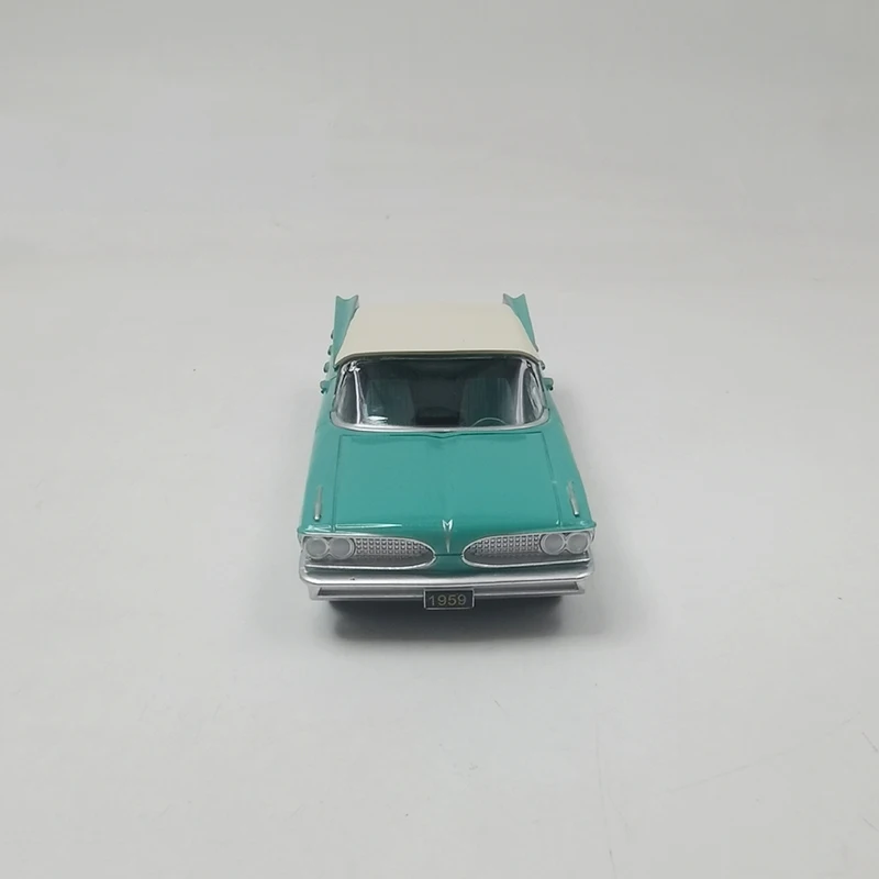 13.5CM Pontiac Bonneville Convertible Car 1959 Classic Car Model Metal Die-Cast & Toy Vehicle Adult Fans Collection Gift