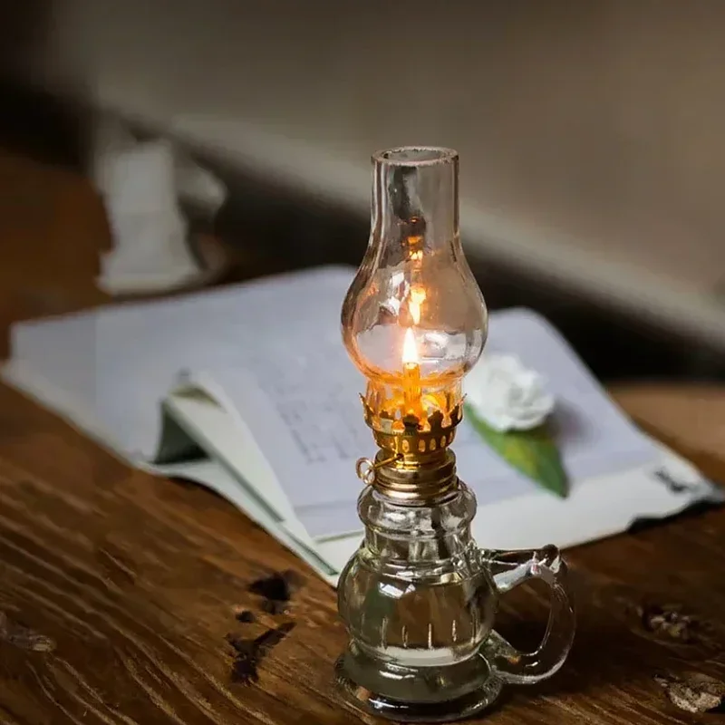1/2 Pcs Retro Windproof Glass Lamp Mini Kerosene Oil Lamps with Handle for Indoor Use Emergency Lighting Christmas Wedding Decor