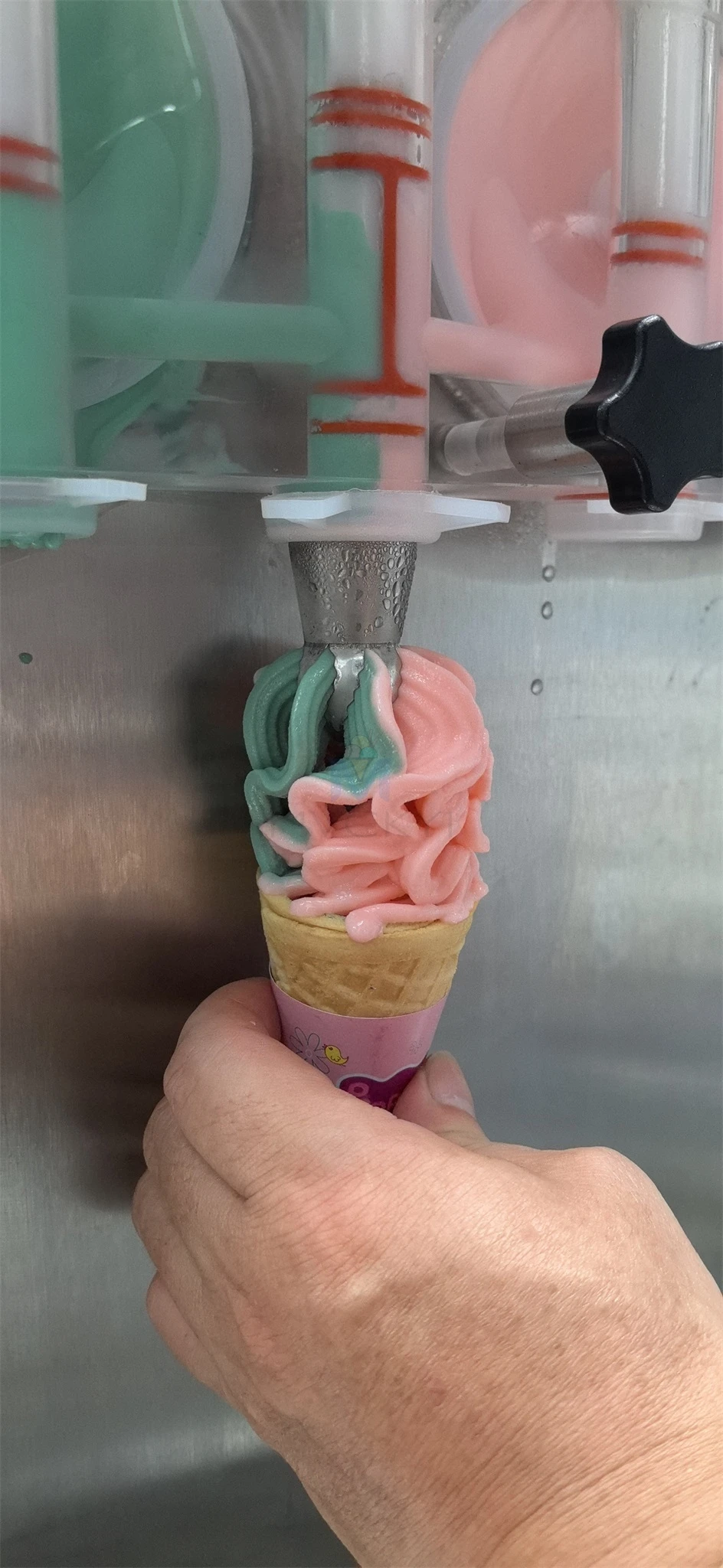 Mvckyi new 7 Flavors Soft Serve Ice Cream Machine Commercial Freezing Equipment 4+3 MIX sundae Soft Serve Ice Cream Machine 5
