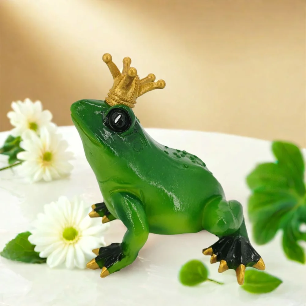 Garden Ornament Wearing Crown Miniature Frog Statues Handmade Resin Material Frog Figurines Cute Frog Ornament Indoor Outdoor