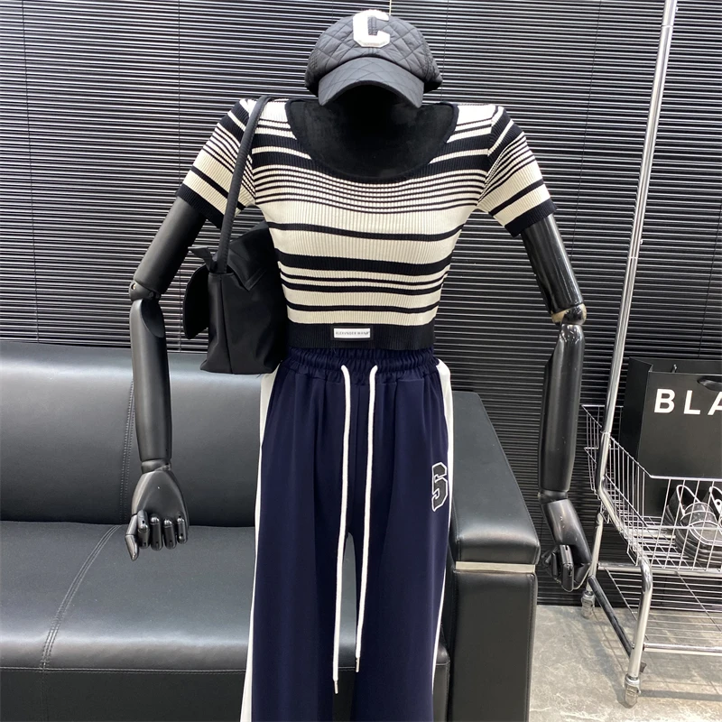 

New 2022 fashion Designer new style Famous brand sexy Exposed navel short top summer Contrast color stripe knitting T-shirt