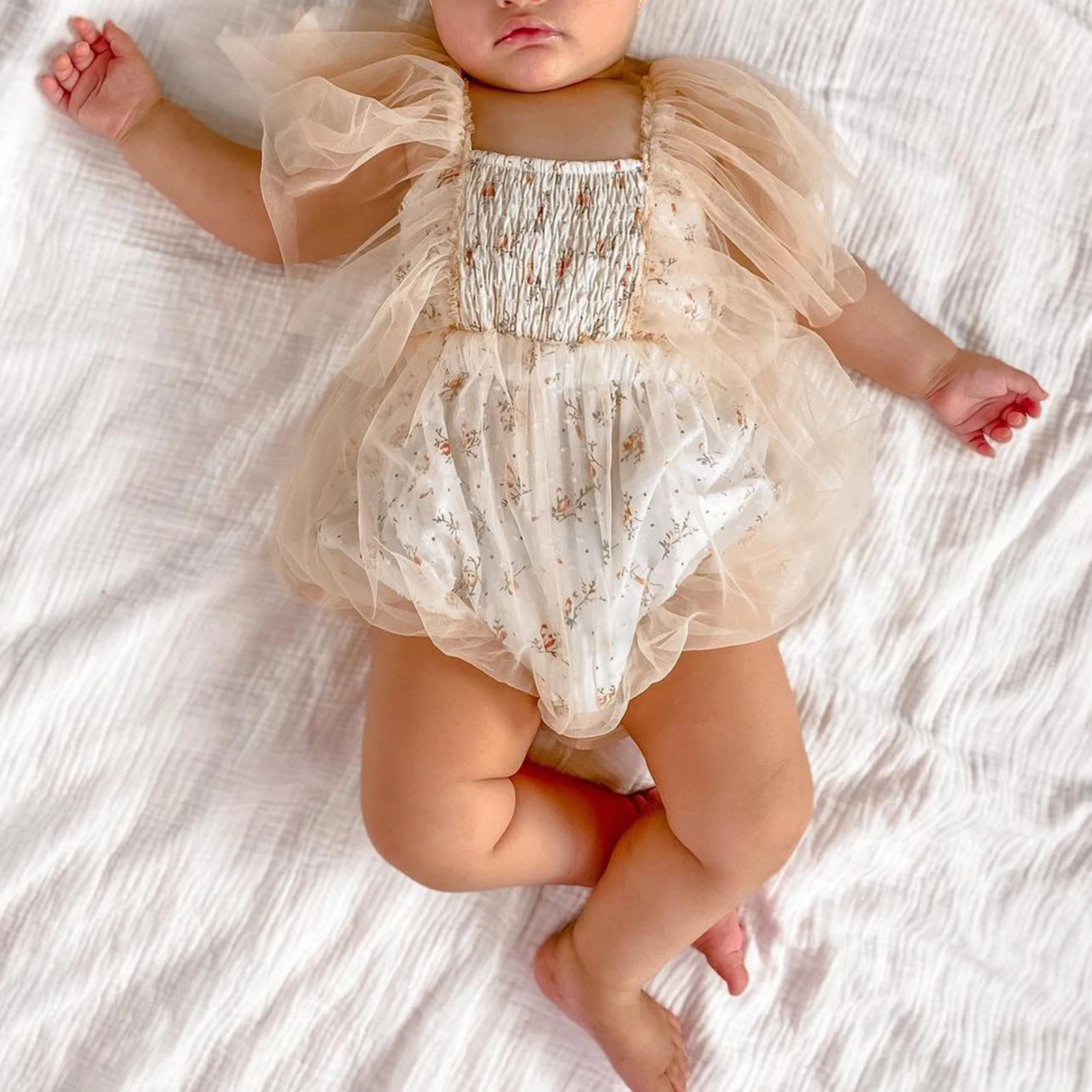 

New Fashion Baby Girls Spring Fall Romper Cute Dots Floral Print Mesh Short Sleeve Bubble Romper 0-18 Months Sweet