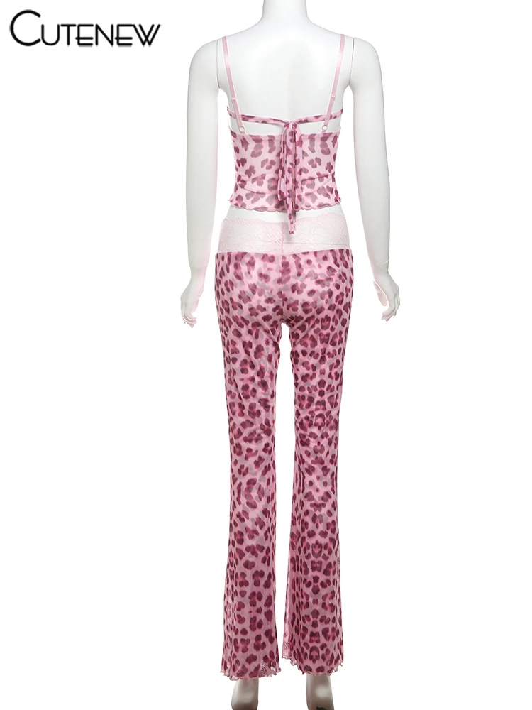 Conjunto de dos piezas de encaje con retazos para mujer, camisola sexy estilo hipster con tirantes finos y pantalones ajustados de cintura alta, ropa femenina