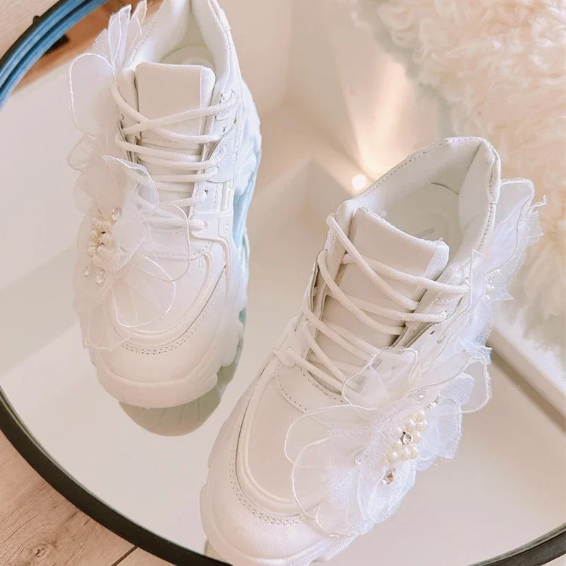 Thick Soled Clunky Sneaker Women's 2023 New Winter Flower Sports Shoes Heightening Versatile Matsutake Soft Bottom White Shoes
