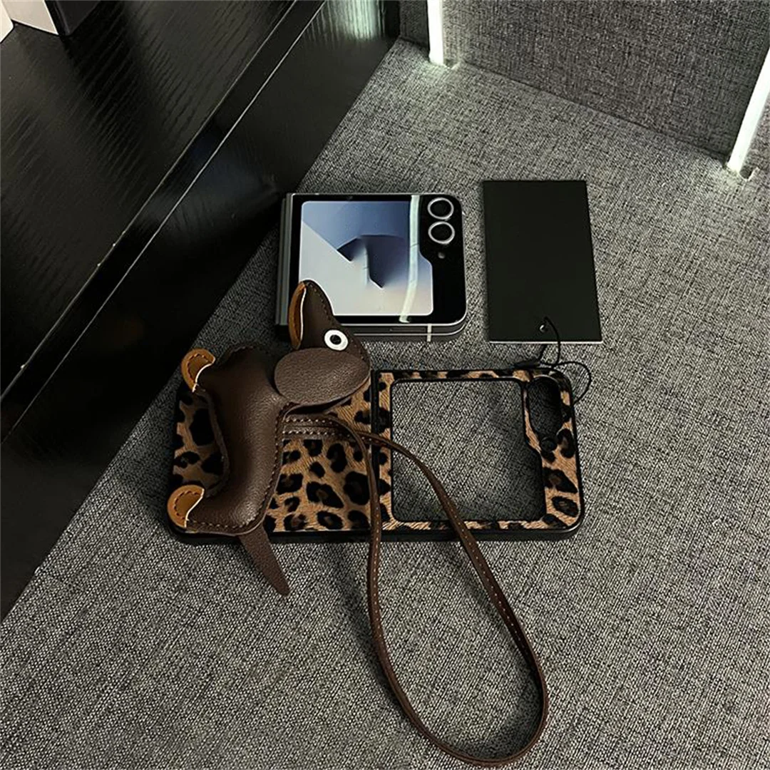 Luxury Leopard Print Portable Sausage Dog Phone Case Cover