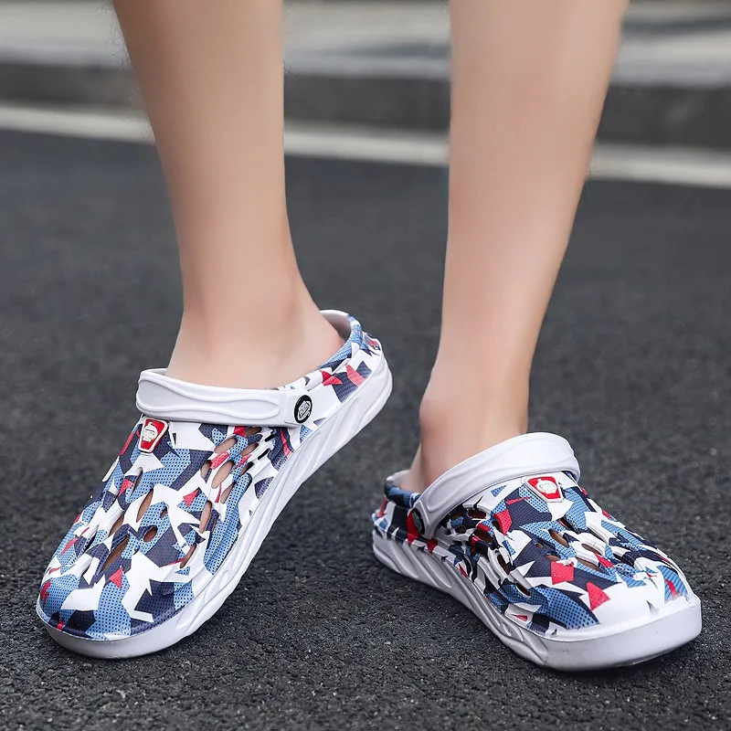 Men Sandals Outdoor Summer Beach Slippers Soft Bottom Hollow Garden Clogs Shoes Big Size Sports Slippers