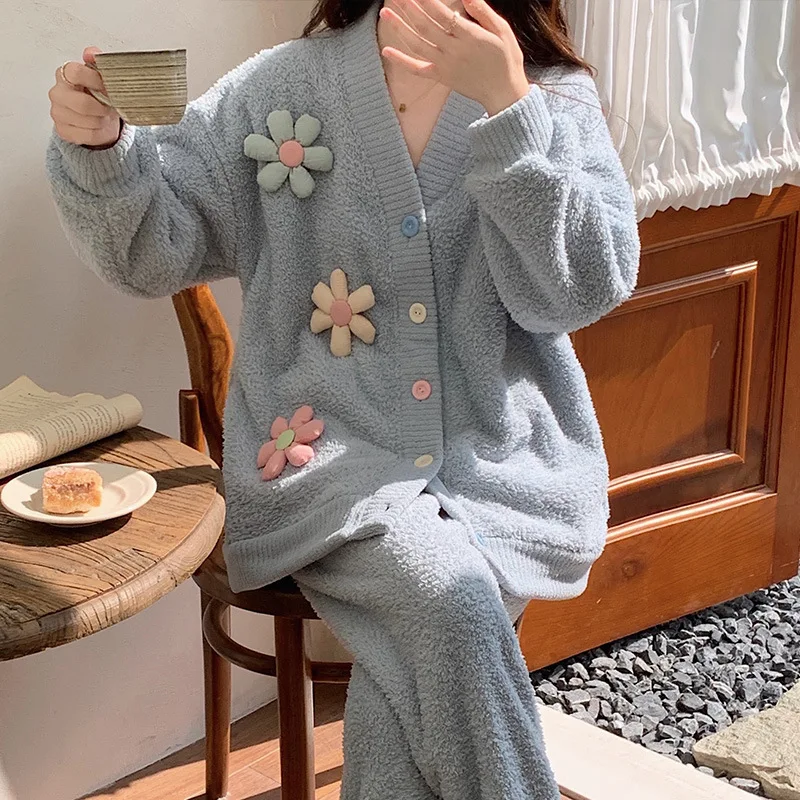 

Flowers Autumn Winter Sleepwear Long Sleeve Top Suit+high Waist Wide Leg Pant Underwear Outfits ，You Can Wear It on The Street.