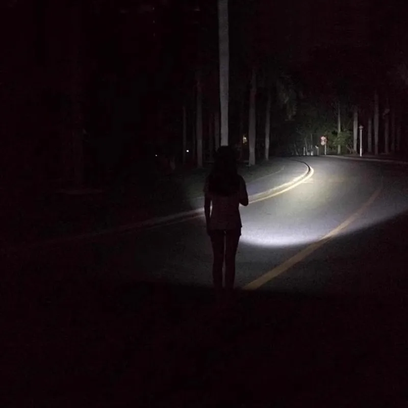 Dive Light Scuba Flashlight BT90 LED Lumen Professional Diving Light Underwater Flashlight For Diving, Rechargeable Waterproof_voghion.com