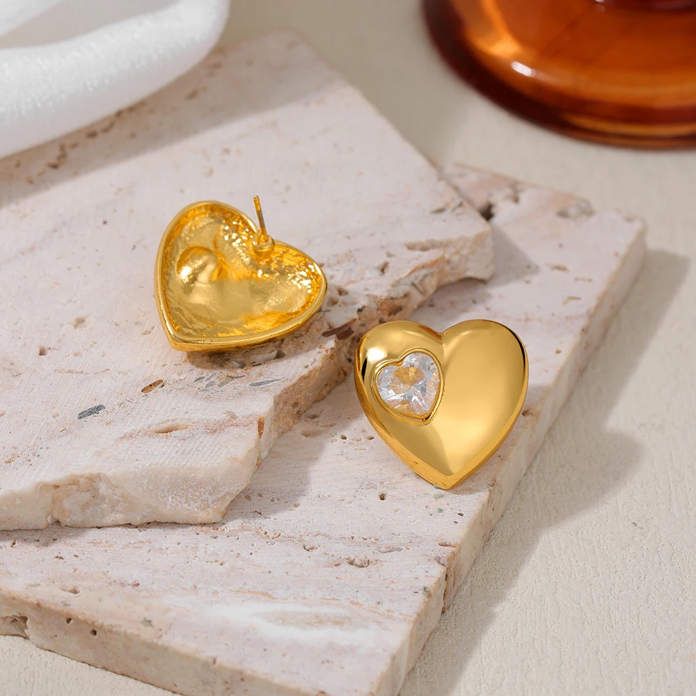 Sleek Chunky Heart Stud Earrings for Women Sparkle Big CZ Zircon Geometric Ear Buckle Gold Color Minimalist Jewelry Wholesale