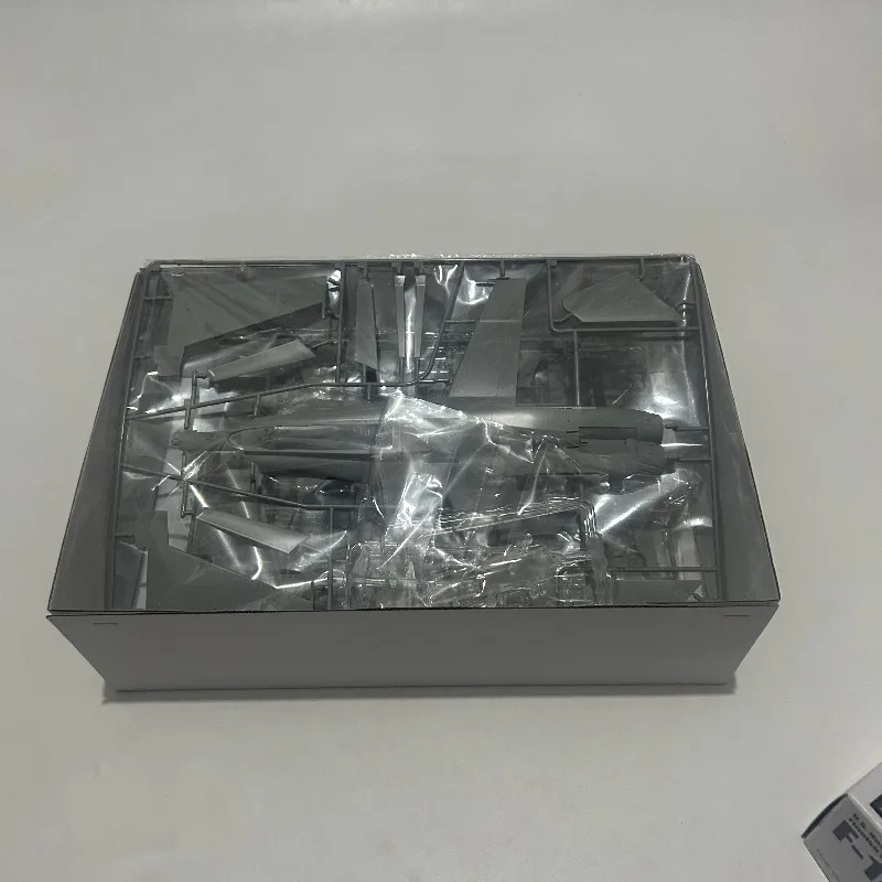키네틱 K48185 1/48 F/A-18C 미국 해군, 스위스 공군, 핀란드 공군 조립식 플라스틱 모델 키트